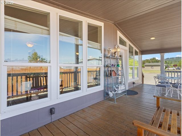 1410 WESTSIDE Hwy, Kelso, WA 98626
