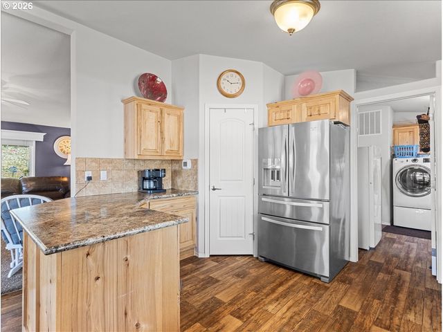1410 WESTSIDE Hwy, Kelso, WA 98626