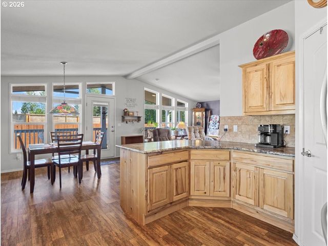 1410 WESTSIDE Hwy, Kelso, WA 98626