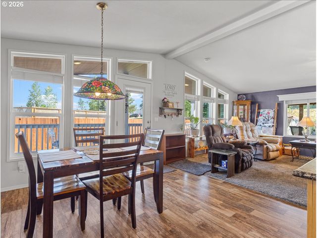 1410 WESTSIDE Hwy, Kelso, WA 98626