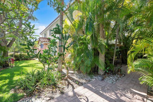 1950 Ne 7th St 105, Deerfield Beach, FL 33441