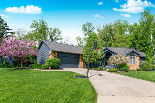 828 Tamarack Way, Verona, WI 53593