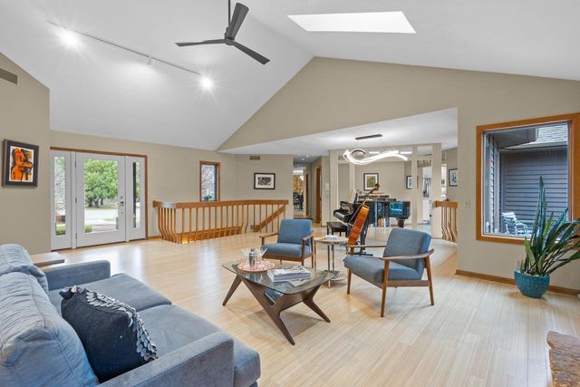 828 Tamarack Way, Verona, WI 53593