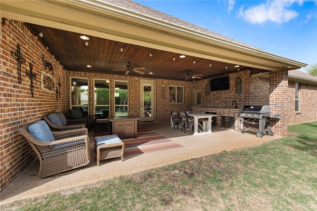 4605 River Valley Drive, Bryan, TX 77808