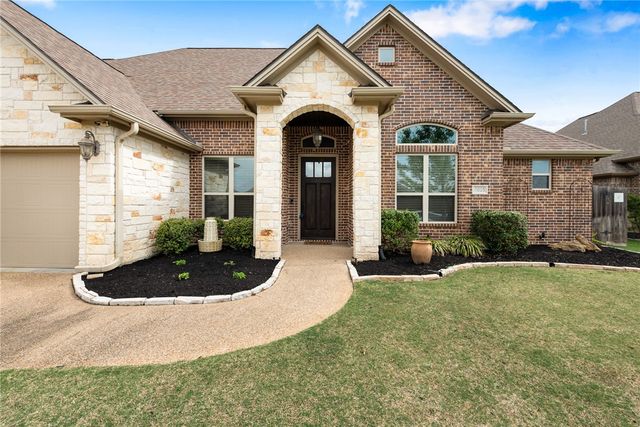 4605 River Valley Drive, Bryan, TX 77808