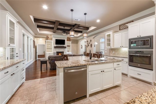 4605 River Valley Drive, Bryan, TX 77808