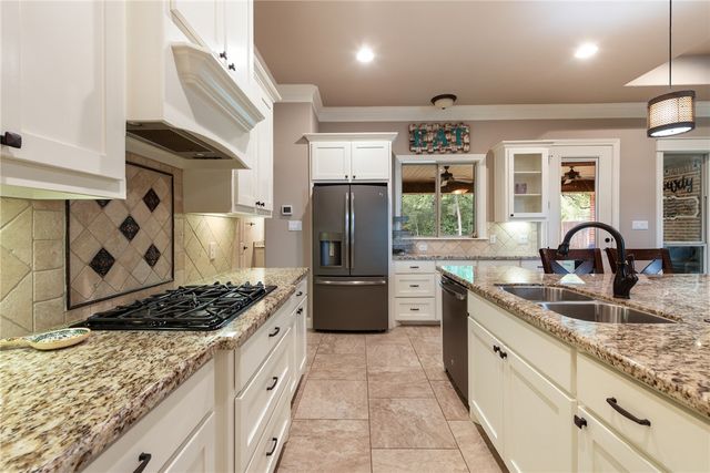 4605 River Valley Drive, Bryan, TX 77808