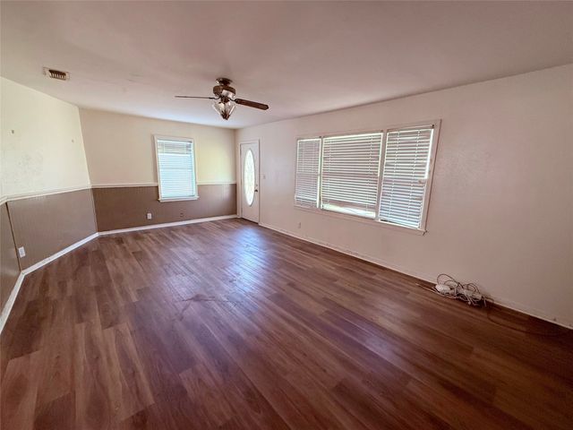 200 E Myrtle Street, Winnsboro, TX 75494