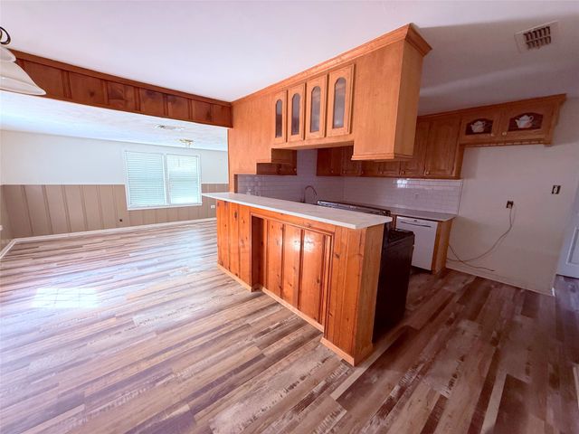 200 E Myrtle Street, Winnsboro, TX 75494