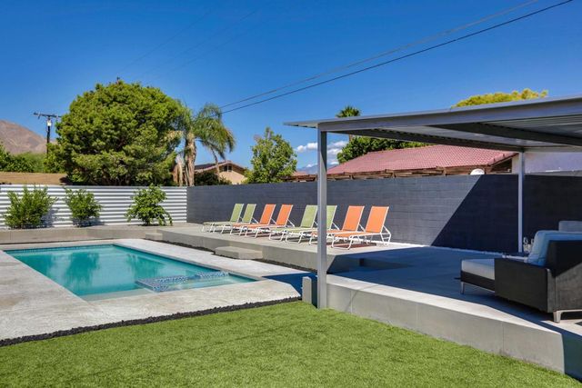 490 E Molino Road, Palm Springs, CA 92262