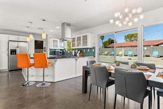 490 E Molino Road, Palm Springs, CA 92262