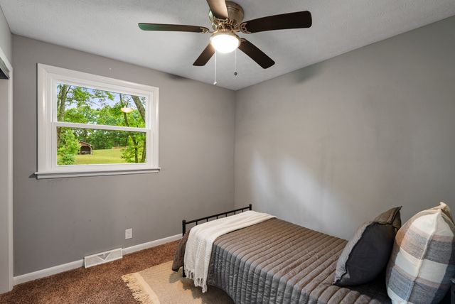 108 W Circle Dr, Burns, TN 37029