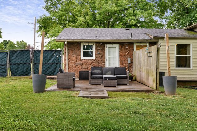 108 W Circle Dr, Burns, TN 37029