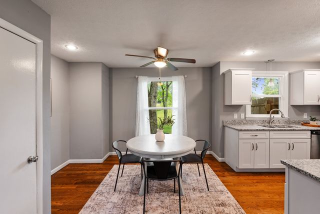108 W Circle Dr, Burns, TN 37029
