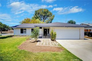 895 W Crestview, Corona, CA 92882