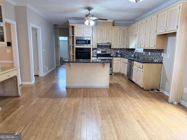 3715 Millers Pond Way, Snellville, GA 30039