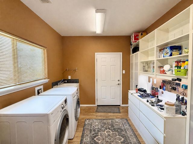 670 Woodland DR, Driftwood, TX 78619