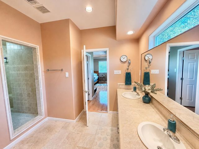 670 Woodland DR, Driftwood, TX 78619