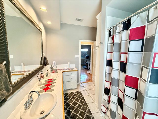 670 Woodland DR, Driftwood, TX 78619
