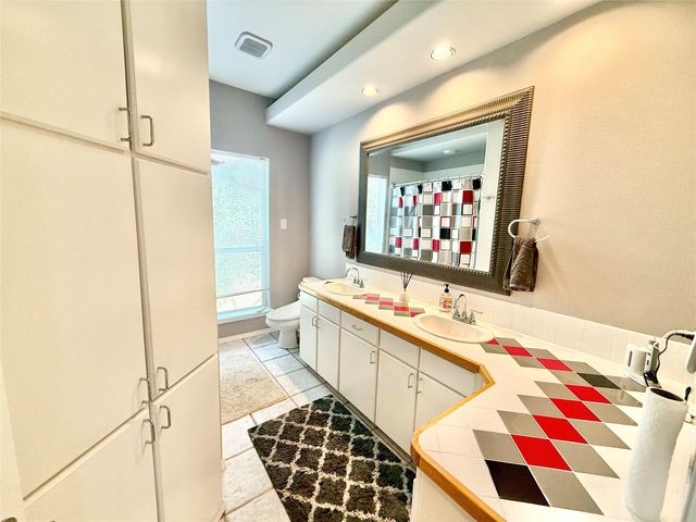 670 Woodland DR, Driftwood, TX 78619