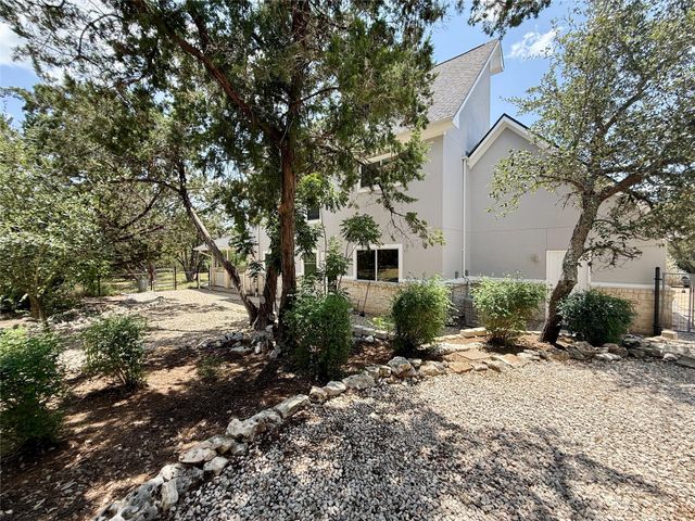 670 Woodland DR, Driftwood, TX 78619