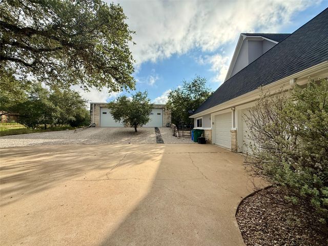 670 Woodland DR, Driftwood, TX 78619