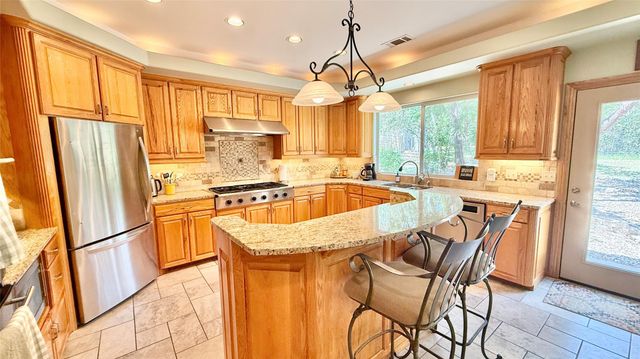 670 Woodland DR, Driftwood, TX 78619