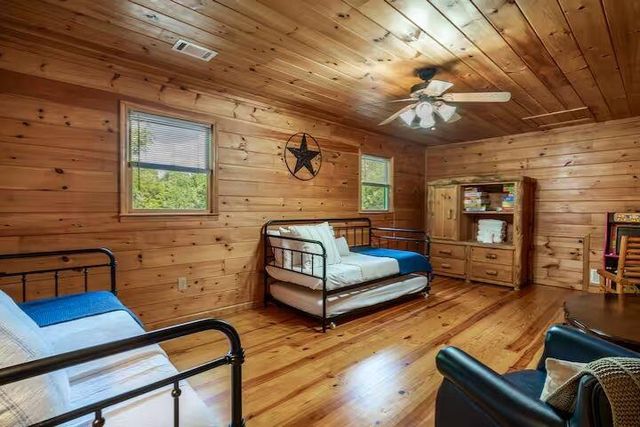 808 Villa Drive, Ellijay, GA 30540
