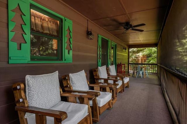 808 Villa Drive, Ellijay, GA 30540