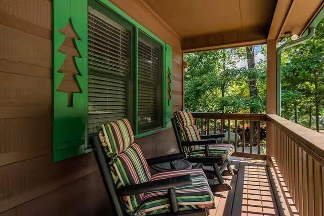 808 Villa Drive, Ellijay, GA 30540