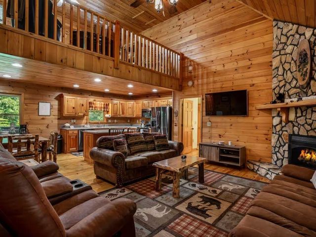 808 Villa Drive, Ellijay, GA 30540