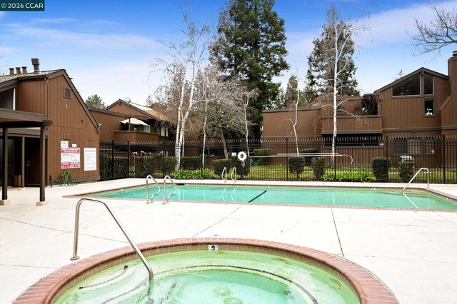833 Camelback Pl, Pleasant Hill, CA 94523