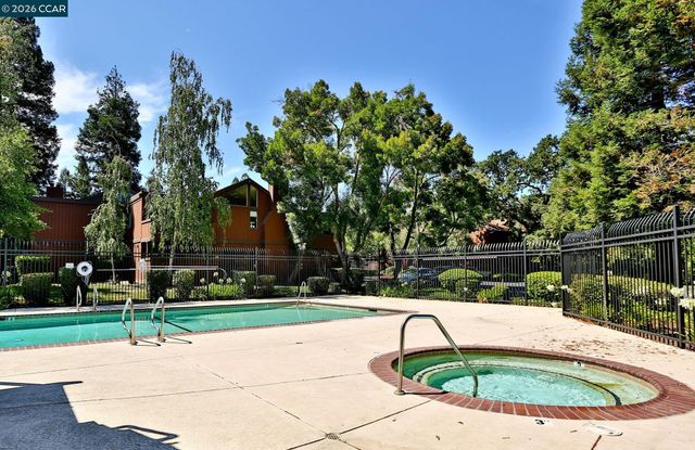 833 Camelback Pl, Pleasant Hill, CA 94523