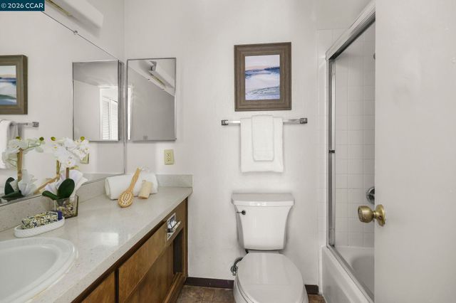 833 Camelback Pl, Pleasant Hill, CA 94523