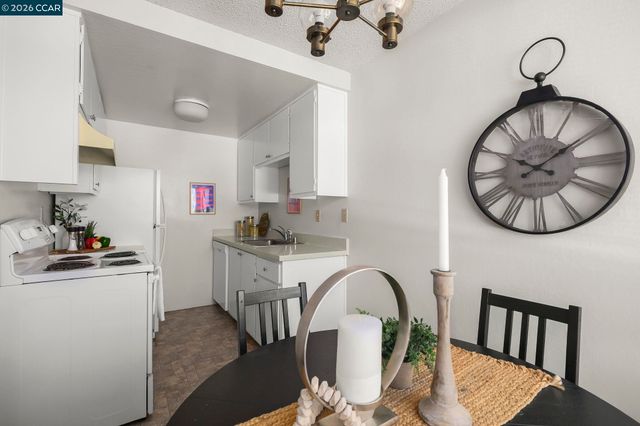 833 Camelback Pl, Pleasant Hill, CA 94523