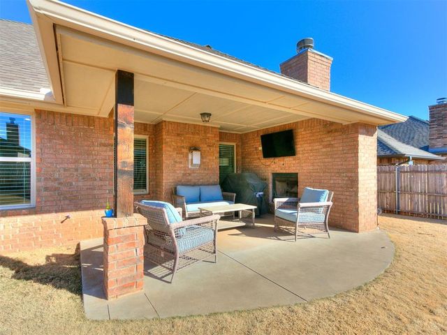 8012 NW 160th Street, Edmond, OK 73013