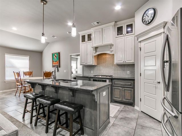 8012 NW 160th Street, Edmond, OK 73013