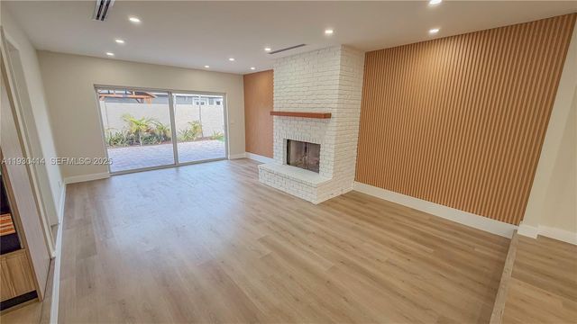 2101 NE 54th Ct, Fort Lauderdale, FL 33308