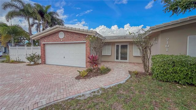 2101 NE 54th Ct, Fort Lauderdale, FL 33308