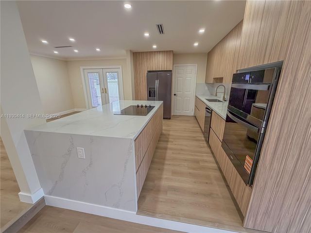 2101 NE 54th Ct, Fort Lauderdale, FL 33308