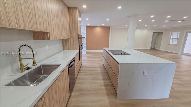 2101 NE 54th Ct, Fort Lauderdale, FL 33308