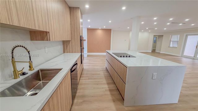 2101 NE 54th Ct, Fort Lauderdale, FL 33308