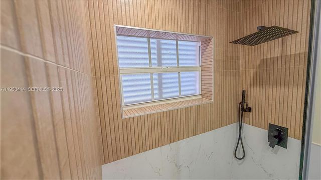 2101 NE 54th Ct, Fort Lauderdale, FL 33308