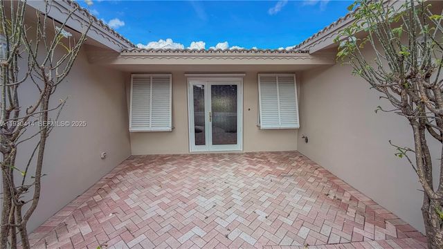 2101 NE 54th Ct, Fort Lauderdale, FL 33308