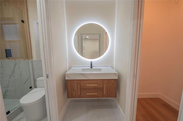 2101 NE 54th Ct, Fort Lauderdale, FL 33308