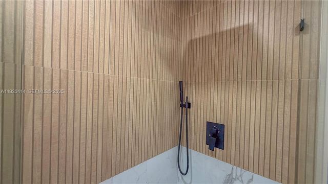 2101 NE 54th Ct, Fort Lauderdale, FL 33308