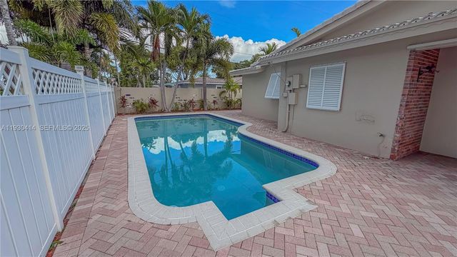 2101 NE 54th Ct, Fort Lauderdale, FL 33308
