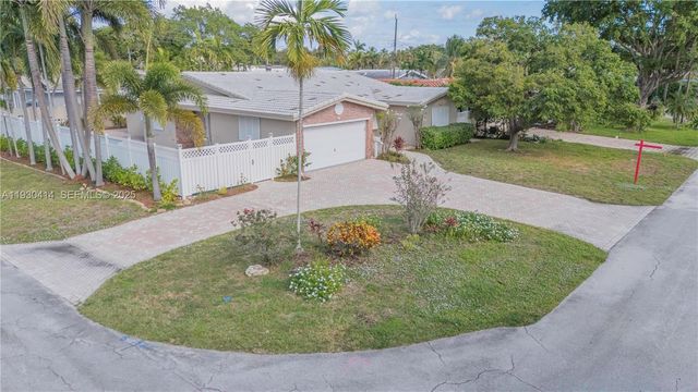 2101 NE 54th Ct, Fort Lauderdale, FL 33308