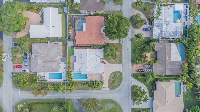 2101 NE 54th Ct, Fort Lauderdale, FL 33308