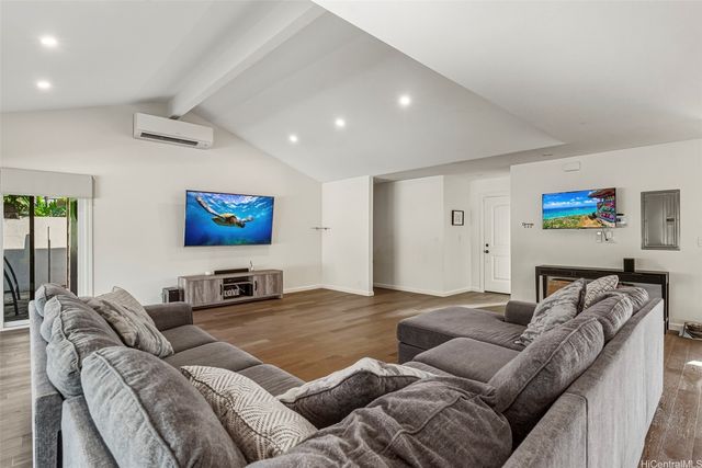 777 Kumukahi Place, Honolulu, HI 96825